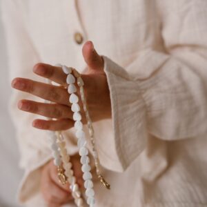 Navy Natural - Hartjes ketting kind parelmoer