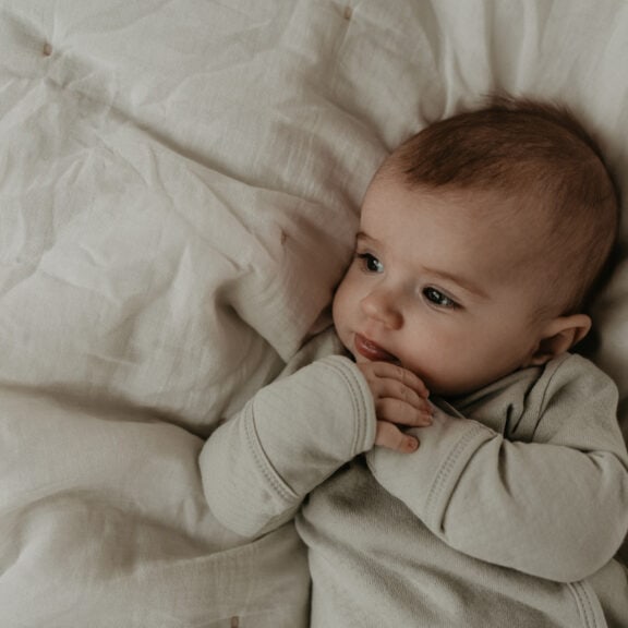 Snoozebaby - New born cocoon met mutsje desert sand - Afbeelding 3