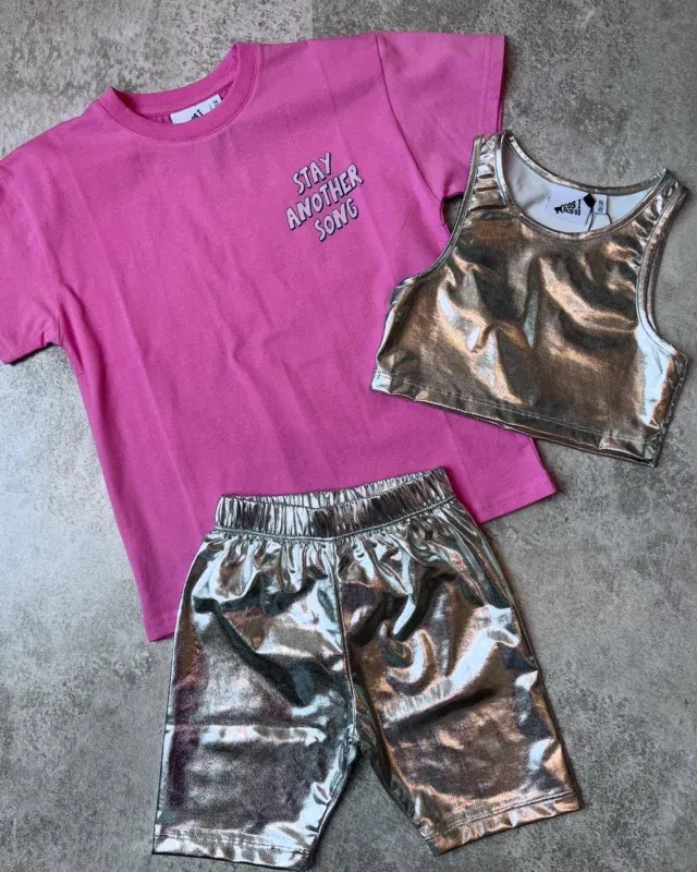 Cos I Said So staat online! ⛱️

En het is weer zo tof! Hier wat meiden inspo, maar er zijn ook toffe items voor jongens. Verkrijgbaar vanaf maat 116/122 t/m 164/170.

#zoubisoukids #zoubisouteens #cosisaidso #newin #nieuwecollectie #zomercollectie #ootd #tienermode #kledinginspiratie
