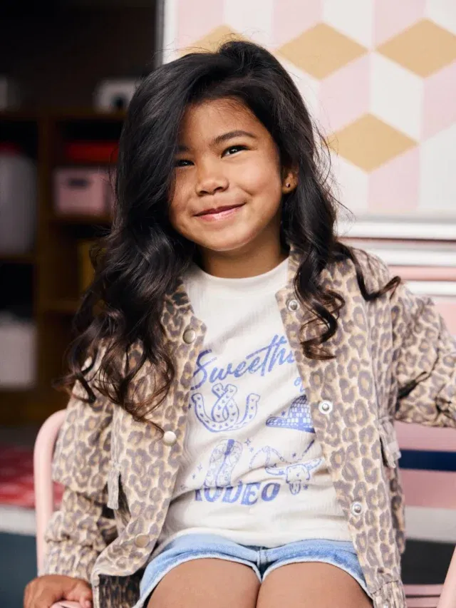 🤠🏜️Panterprintjes, studs en cowgirl details maken deze drop onweerstaanbaar stoer!
🛍️ Daily7 drop 1 voor meiden met lef. Nu in de winkel & online.

#zoubisoukids #nieuwecollectie #kinderkleding #daily7kids #zomerkleding